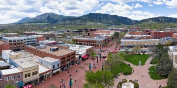 Pearl Street Mall outdoor shopping and dining in Boulder, CO
