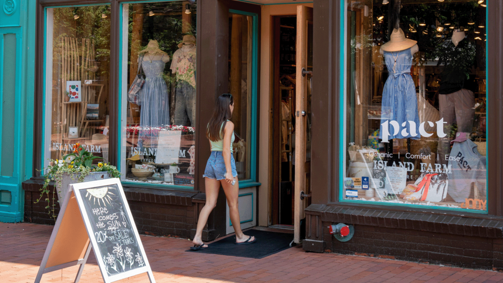 Island Farm - Pearl Street Boulder Colorado Where to Shop